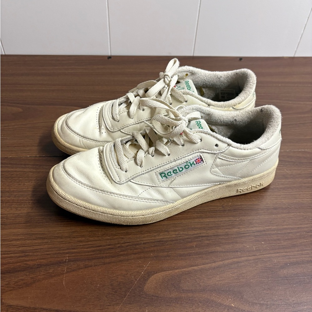 Reebok Club C men’s shoes. Size 10.5. Chalk, Green.
